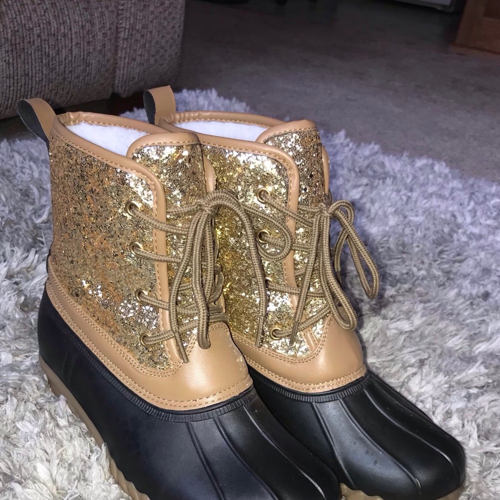 Rue21 Gold Sparkle Snow Boots